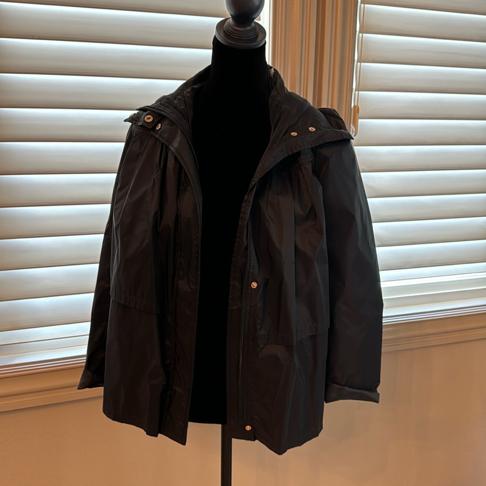 Women’s windbreaker